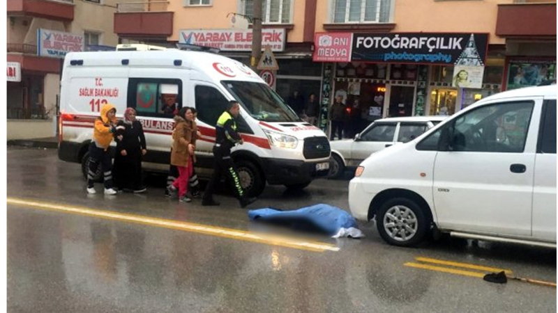 Ankaranın  Sincan ilçesinde sürücü yayaya çarpıp kaçtı!